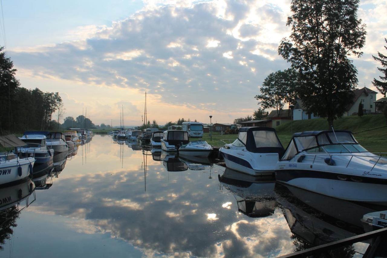 Domki W Porcie Zielony Gaj Mikołajki Exterior foto
